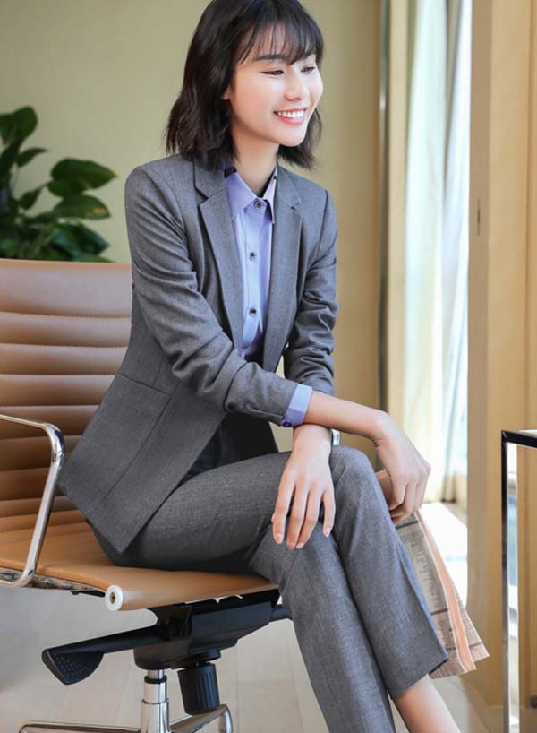 ��ɫë������Ů���b�I(y��)�b